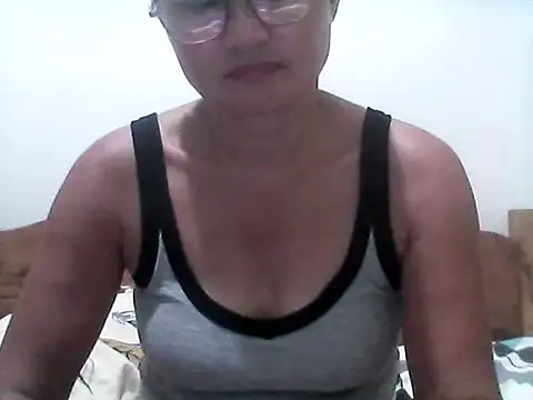 Snapshot of nathalie0045 chatting on May 23, 9:24 am nathalie0045 online show from May 23, 9:24 am