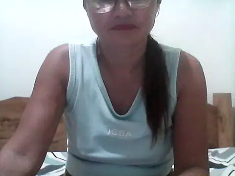 Snapshot of nathalie0045 chatting on May 23, 9:41 pm nathalie0045 online show from May 23, 9:41 pm