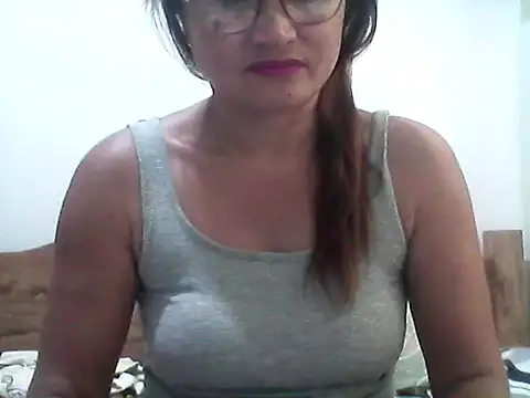 Snapshot of nathalie0045 chatting on May 26, 11:23 pm nathalie0045 online show from May 26, 11:23 pm