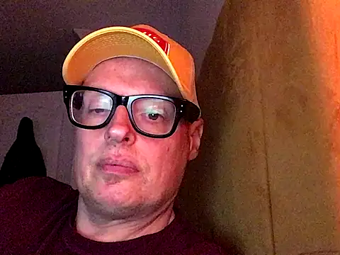Snapshot of curley76 chatting on September 28, 5:13 am curley76 online show from September 28, 5:13 am