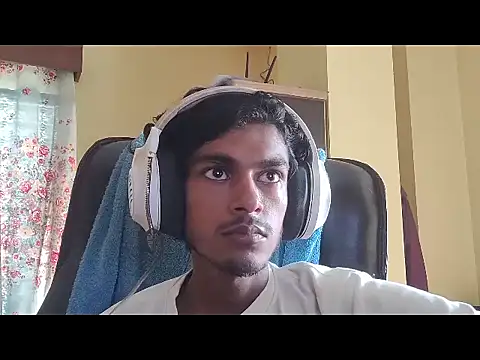 Snapshot of thecatfish chatting on September 28, 6:52 am thecatfish online show from September 28, 6:52 am