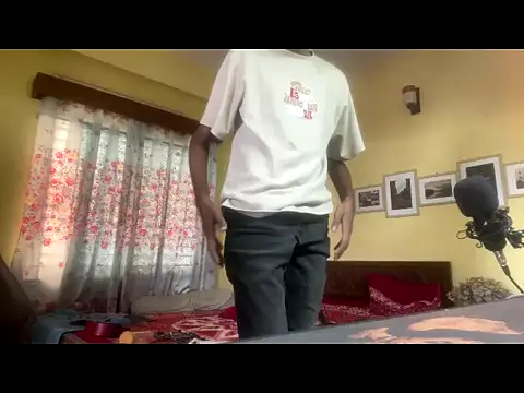 Snapshot of thecatfish chatting on October 4, 7:06 am thecatfish online show from October 4, 7:06 am