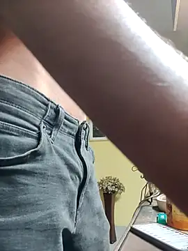 Snapshot of thecatfish chatting on October 10, 8:46 am thecatfish online show from October 10, 8:46 am