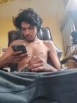 Snapshot of thecatfish chatting on October 25, 4:20 am thecatfish online show from October 25, 4:20 am