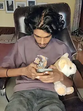 Snapshot of thecatfish chatting on October 28, 4:49 am thecatfish online show from October 28, 4:49 am