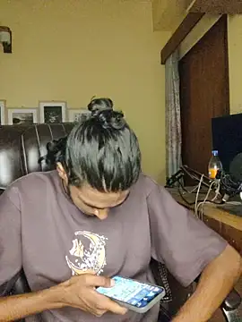 Snapshot of thecatfish chatting on October 29, 7:21 am thecatfish online show from October 29, 7:21 am