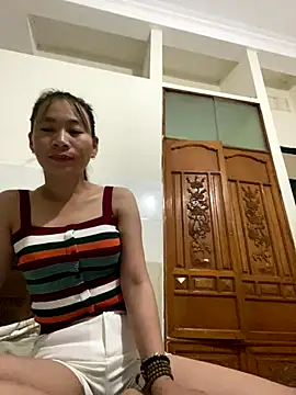 Snapshot of Skinny_vuet chatting on September 9, 11:26 pm Skinny vuet online show from September 9, 11:26 pm
