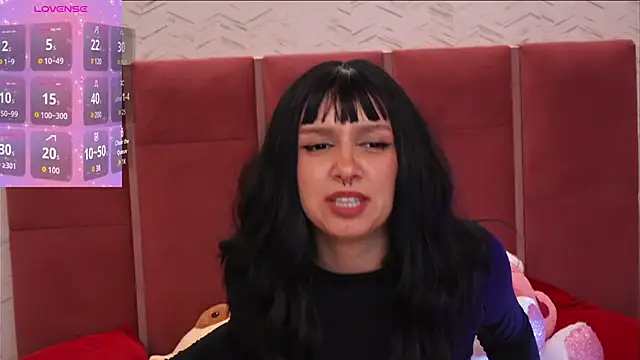 CoralineSky online show from October 4, 8:12 am