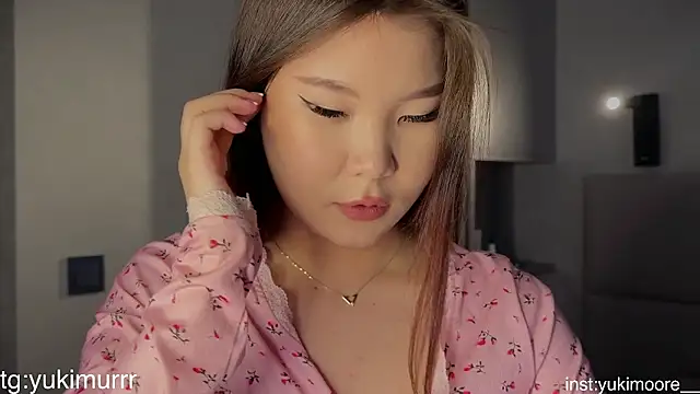 iamyuki online show from March 12, 5:35 am