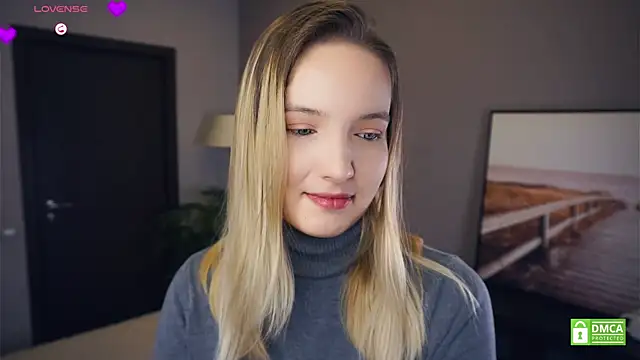 HongTomczak online show from September 30, 7:02 am