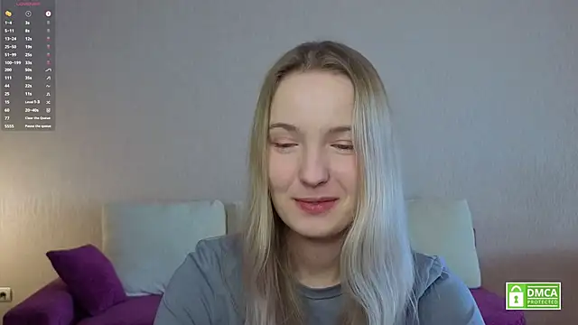HongTomczak online show from May 4, 7:37 am