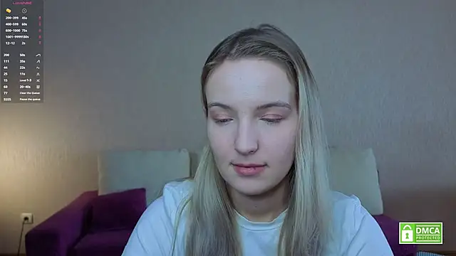 HongTomczak online show from May 6, 7:57 am