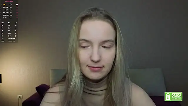 HongTomczak online show from May 11, 7:36 am