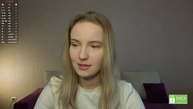 HongTomczak online show from May 12, 7:38 am