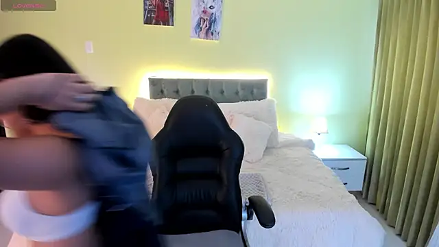 Camille Olsen  online show from October 17, 11:35 am