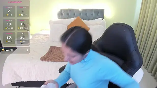 Camille Olsen  online show from October 28, 11:47 am