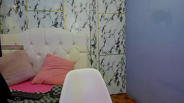 Itsuki N online show from February 11, 1:27 pm