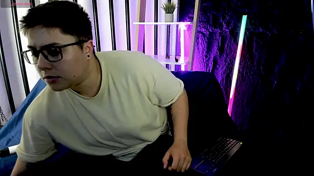 IanGilbert online show from October 15, 9:26 pm