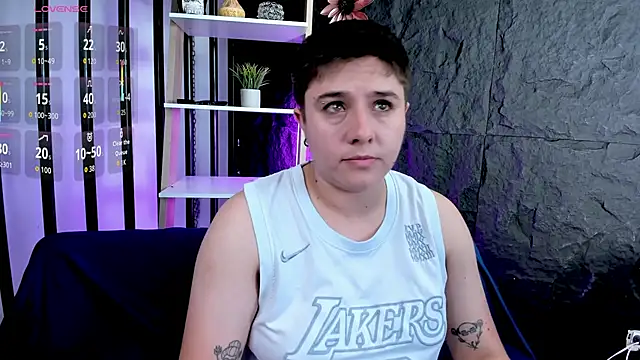 IanGilbert online show from October 16, 9:27 pm