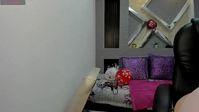 Snapshot of roxana_santini chatting on October 9, 2:48 pm roxana santini online show from October 9, 2:48 pm