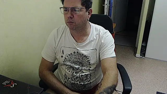 blueandwhite1 online show from December 11, 3:37 pm