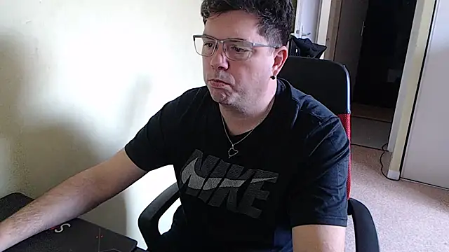 blueandwhite1 online show from February 1, 12:58 pm