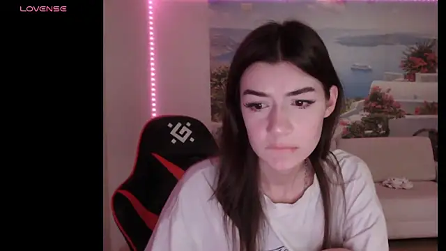 Snapshot of shadowraze228 chatting on November 8, 6:18 pm shadowraze228 online show from November 8, 6:18 pm