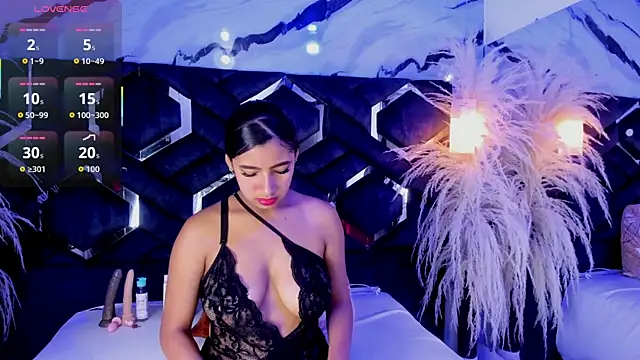 Zoe-Johnson  online show from January 12, 9:31 pm