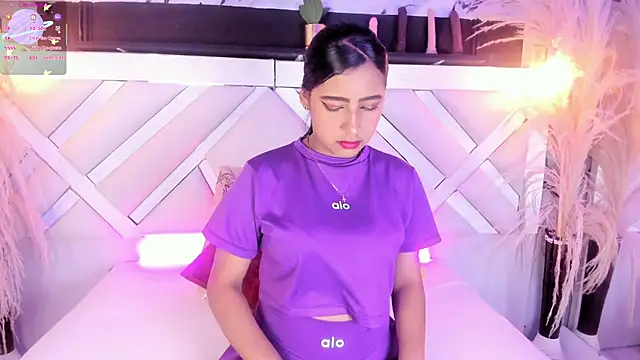 Zoe-Johnson  online show from May 9, 10:04 pm