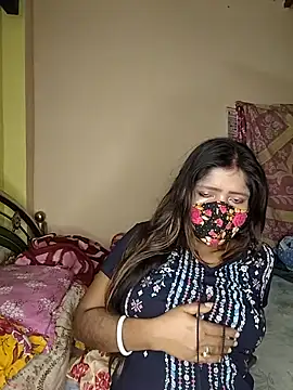 Love143A online show from December 16, 12:32 pm