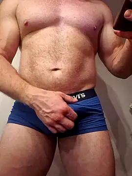 Snapshot of AlphaGymMale chatting on September 11, 11:38 pm AlphaGymMale online show from September 11, 11:38 pm