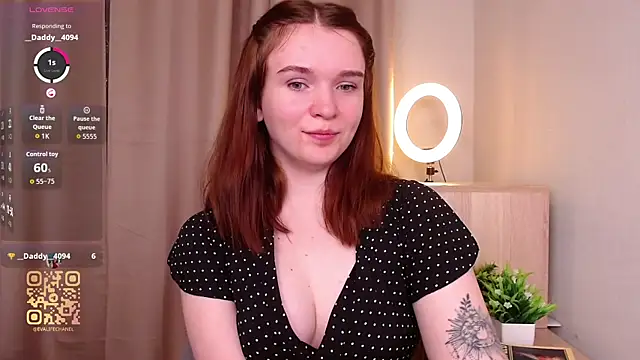 Snapshot of EvaJackson111 chatting on November 15, 2:13 pm EvaJackson111 online show from November 15, 2:13 pm