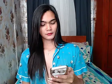 Snapshot of lady_in_moon chatting on October 9, 12:58 pm lady in moon online show from October 9, 12:58 pm