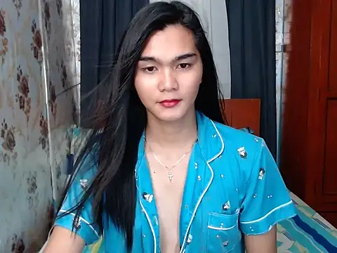 Snapshot of lady_in_moon chatting on October 17, 5:43 am lady in moon online show from October 17, 5:43 am