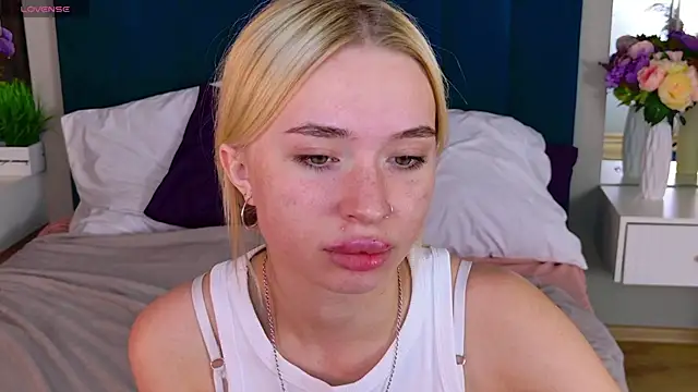 RachelColon online show from September 11, 12:49 pm