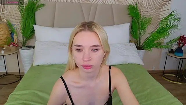 RachelColon online show from September 19, 10:38 am