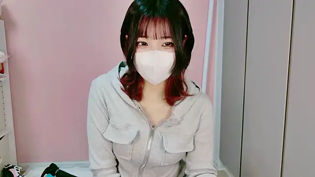 Snapshot of shiori_n chatting on February 9, 11:03 am shiori n online show from February 9, 11:03 am