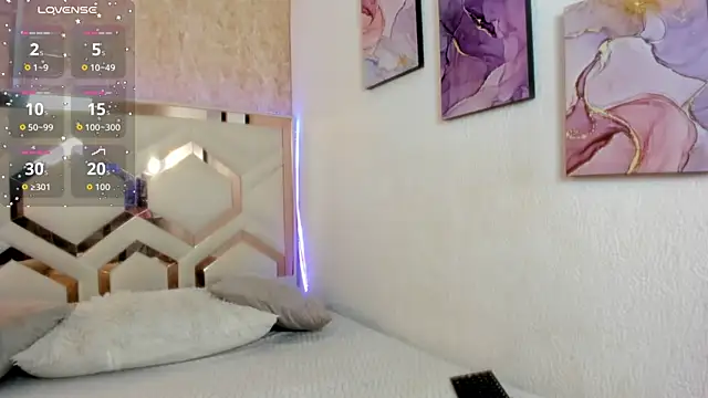 Emma Velkan online show from April 6, 11:00 am