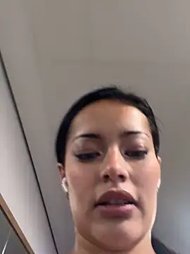 Snapshot of Risky_Workouts chatting on February 17, 1:40 pm Risky Workouts online show from February 17, 1:40 pm