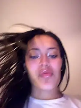 Snapshot of Risky_Workouts chatting on February 21, 10:11 pm Risky Workouts online show from February 21, 10:11 pm