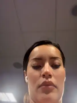 Snapshot of Risky_Workouts chatting on March 10, 10:09 am Risky Workouts online show from March 10, 10:09 am