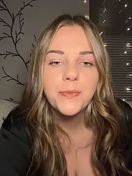 ItsLxsa online show from September 28, 8:58 pm