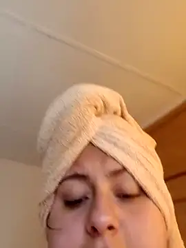 tudiablitalitabellaaa online show from April 5, 7:44 pm