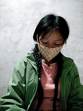 Lilyy-y online show from October 22, 9:25 pm