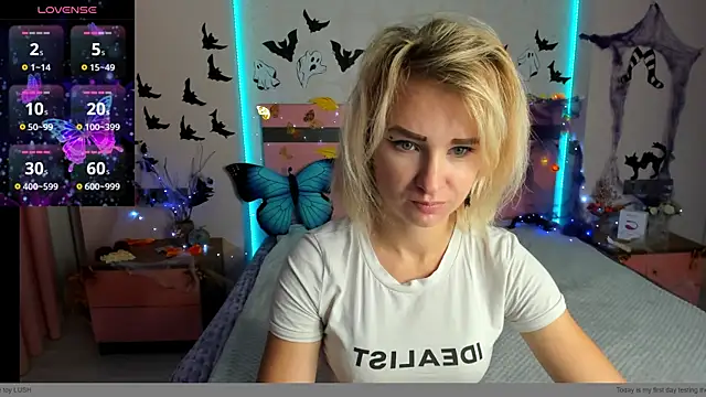 MeryMidnight online show from October 20, 5:30 am