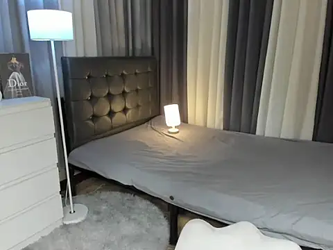 Blaire Samantha online show from November 10, 8:24 am