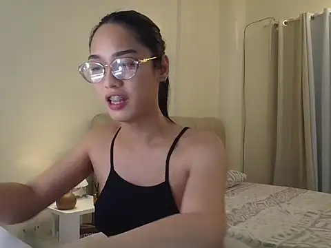 Snapshot of Blaire_Samantha chatting on February 23, 9:23 pm Blaire Samantha online show from February 23, 9:23 pm