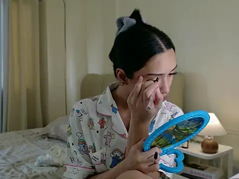 Snapshot of Blaire_Samantha chatting on April 2, 8:12 am Blaire Samantha online show from April 2, 8:12 am