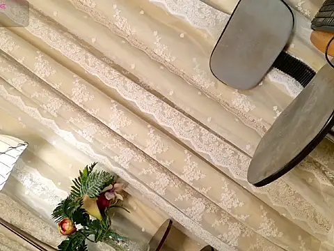 PrettyStranger online show from April 30, 11:38 am