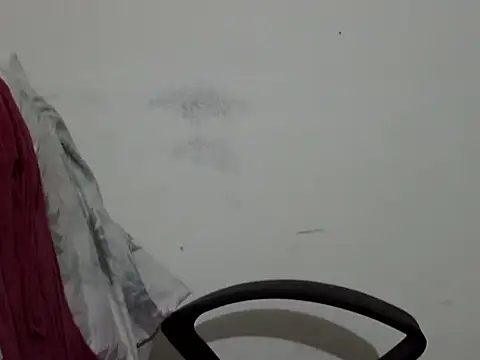 Snapshot of Mon-Luv chatting on October 17, 4:53 pm Mon-Luv online show from October 17, 4:53 pm